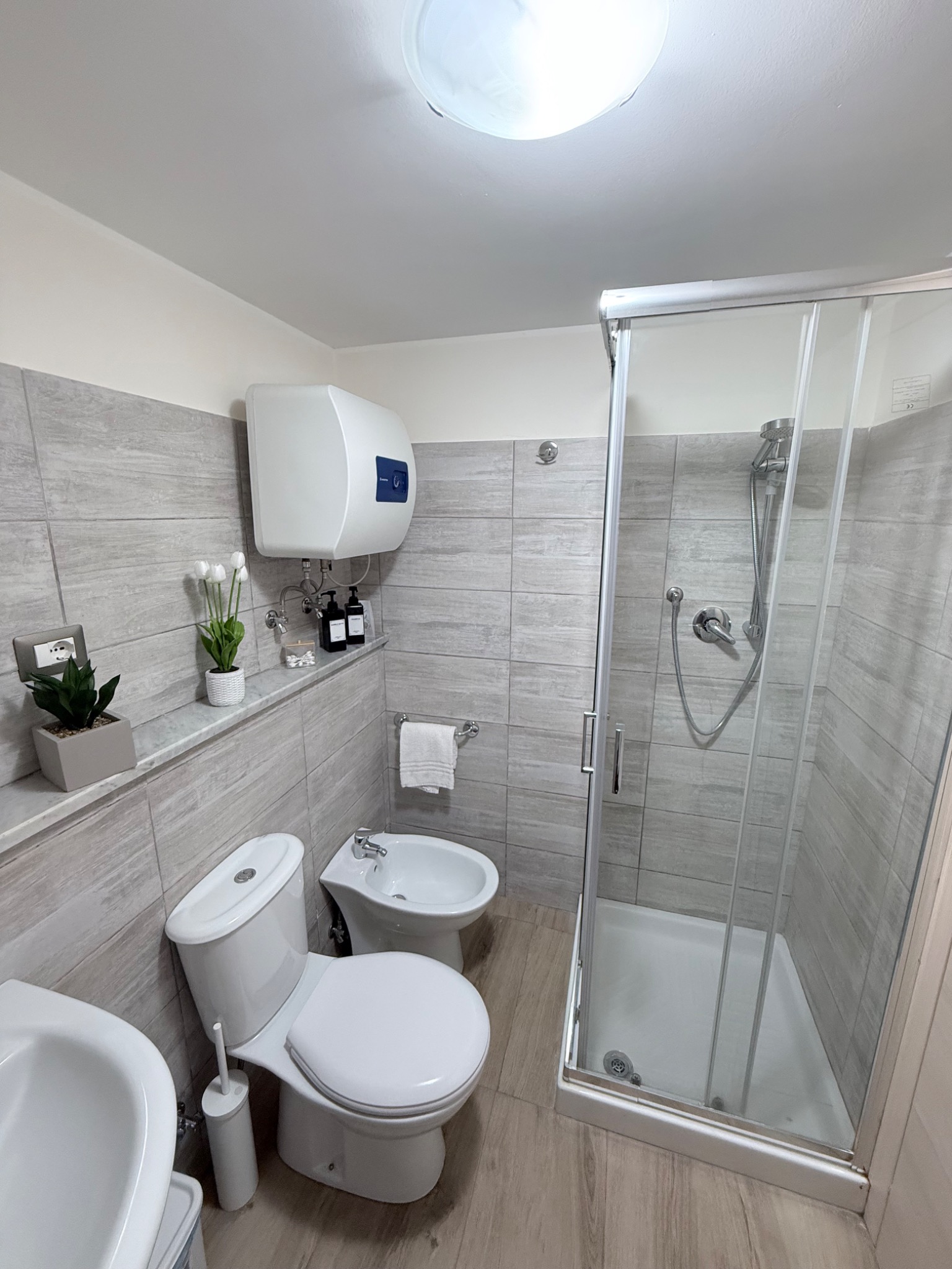 Bagno con doccia